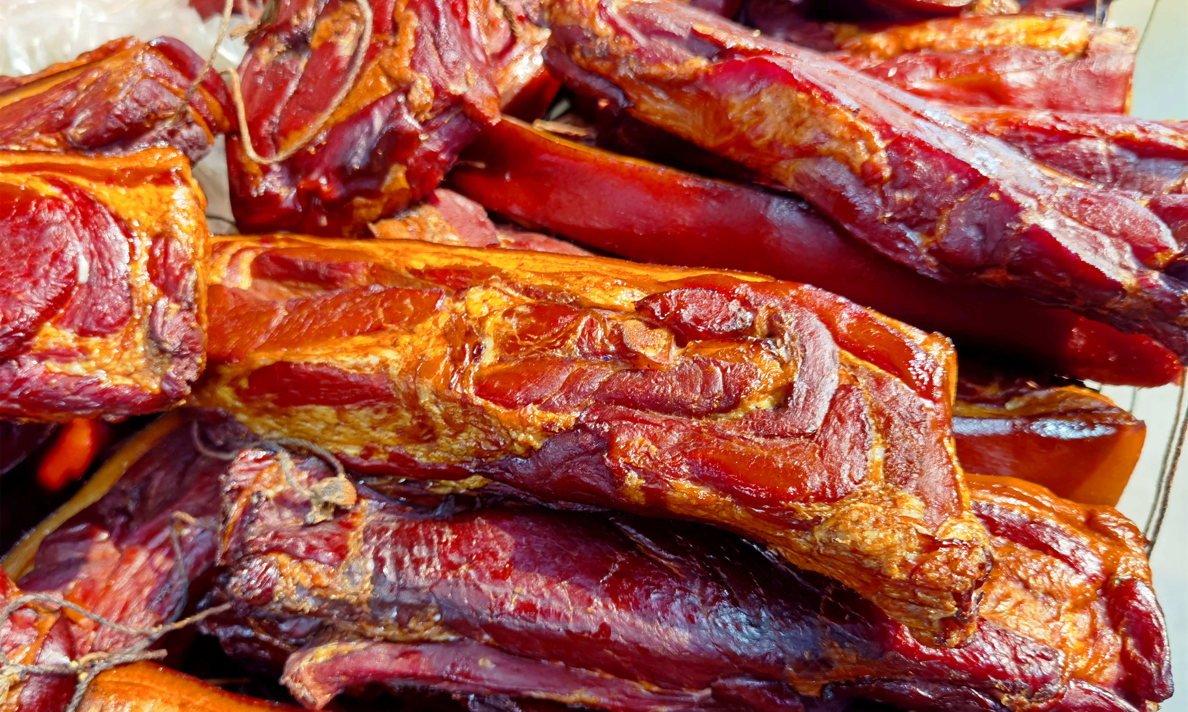 腊肉在冰箱里冷冻一年后,是否还能食用?看完记得告知家人朋友!