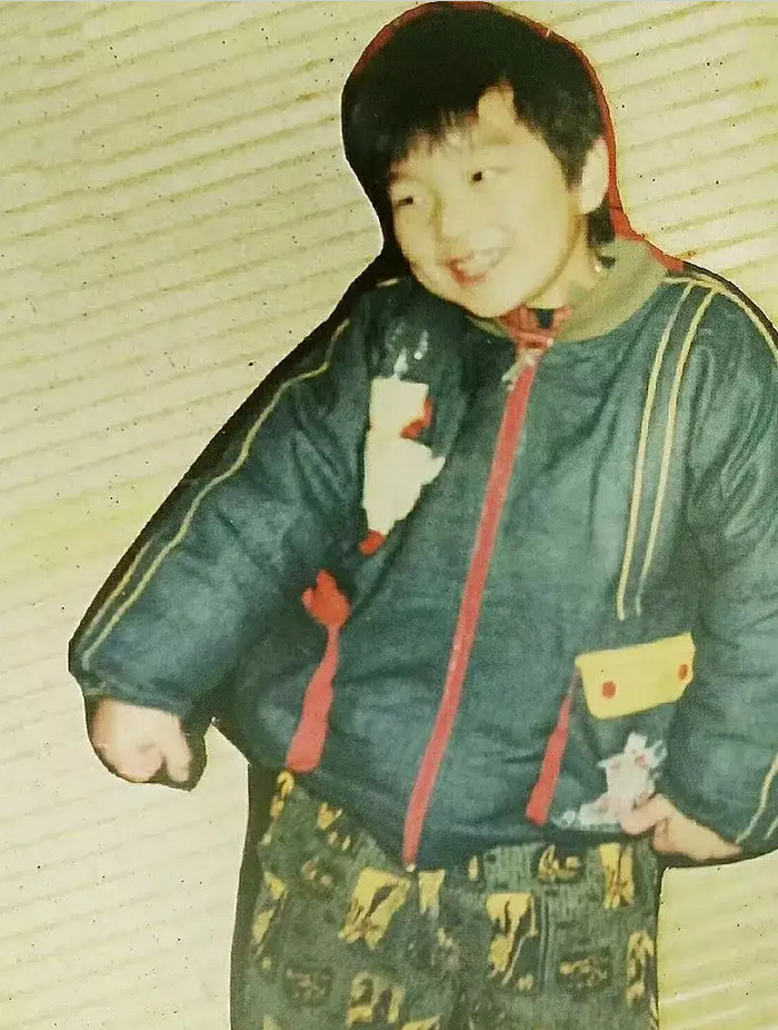 父亲放弃脑瘫儿母亲离婚独自抚养07年儿子考上北大后又上哈佛