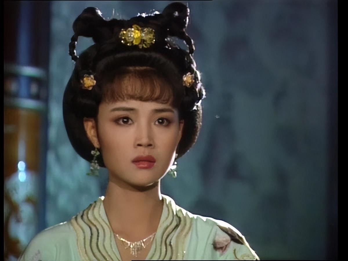 这一年,茹萍只有27岁,正值青春,是接戏拍戏,奔前程的大好年华.