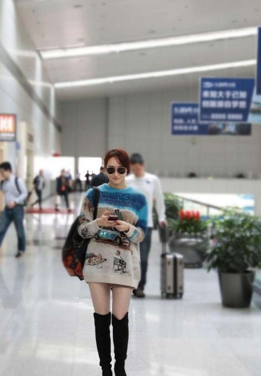 胡静以独特审美和深厚搭配功底在演艺圈中脱颖而出.