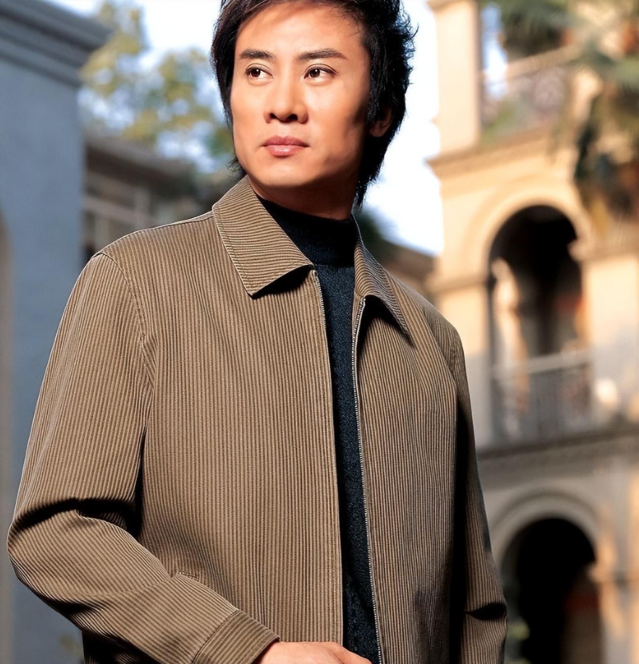 回顾歌手江涛穷时娶富家女走红后不变心始终疼爱妻子