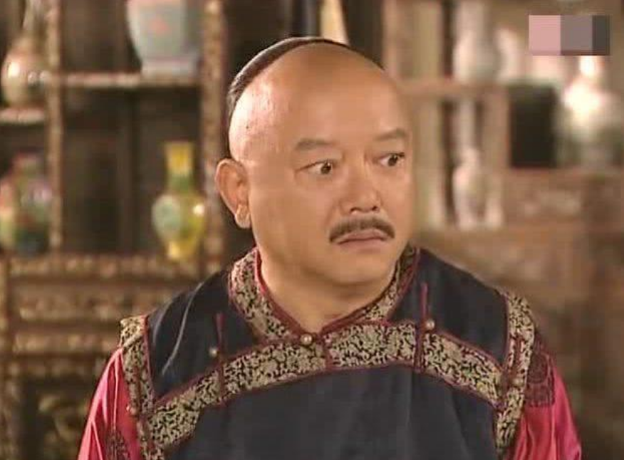 和珅临死前拿出了乾隆赐的保命诏书打开一看只有三个字