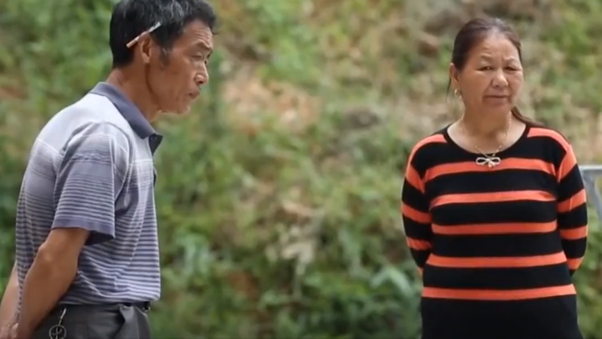 6年前的腊月27号,马大爷突然从家中消失,家人们到处张贴寻人启事想要