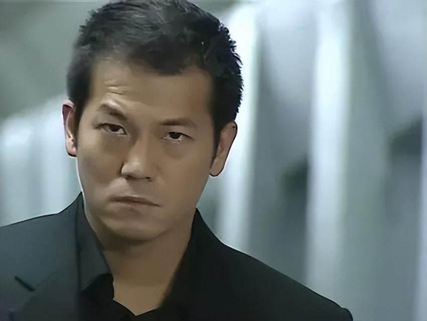 他是李小龙的真爱粉在tvb的拍戏最任性两次结婚娶同一个女人