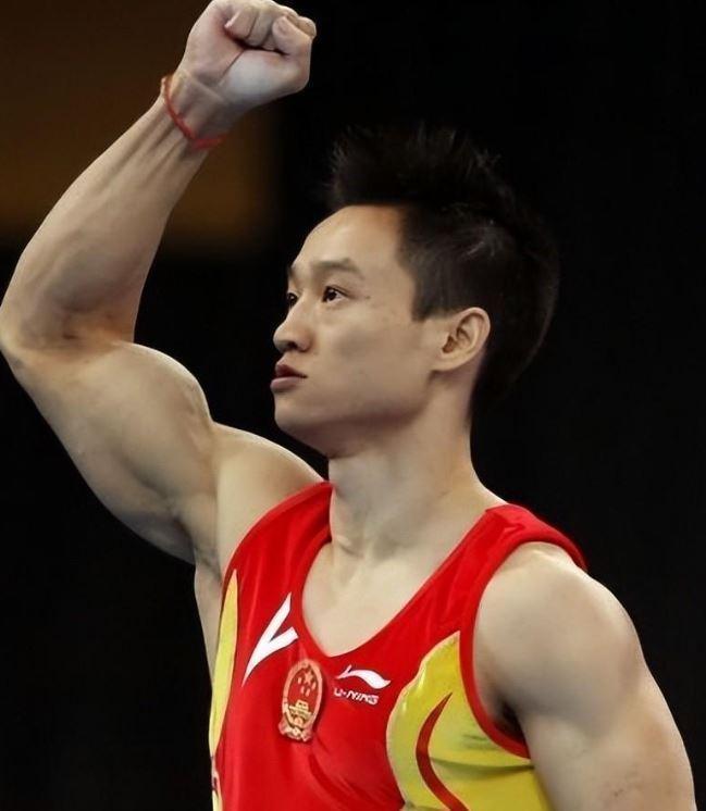 回顾:佩戴呼吸机生活,发生了什么,让杨威成了现在这样?