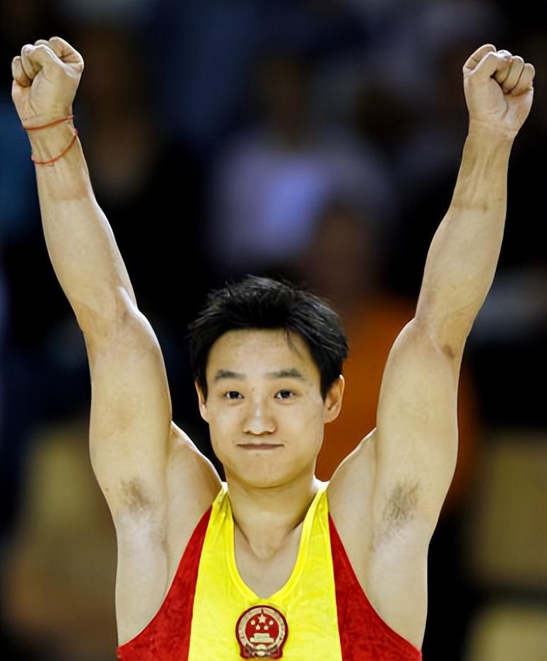 纪实体操冠军杨威:08年奥运体操全能王,现只能依赖呼吸机生活