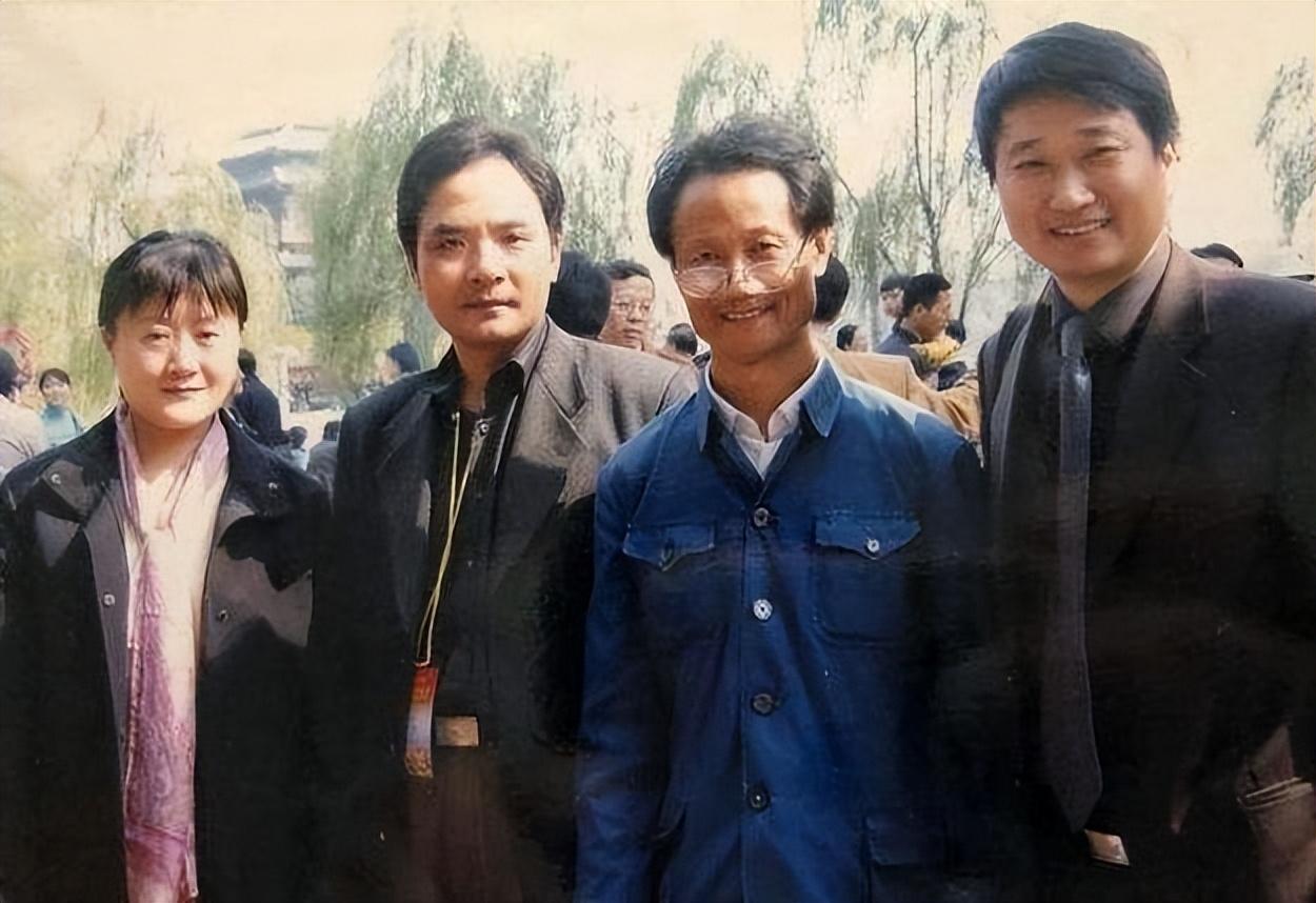 回顾最牛县长何家庆被绑架吃猪食流浪3万公里死后遗书曝光