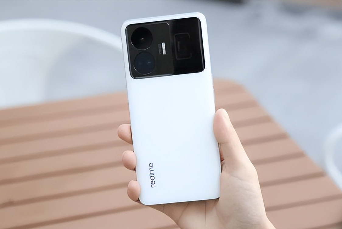 真我gt neo6在路上了,骁龙8sgen3 1.5k直屏 5500mah,价格有惊喜