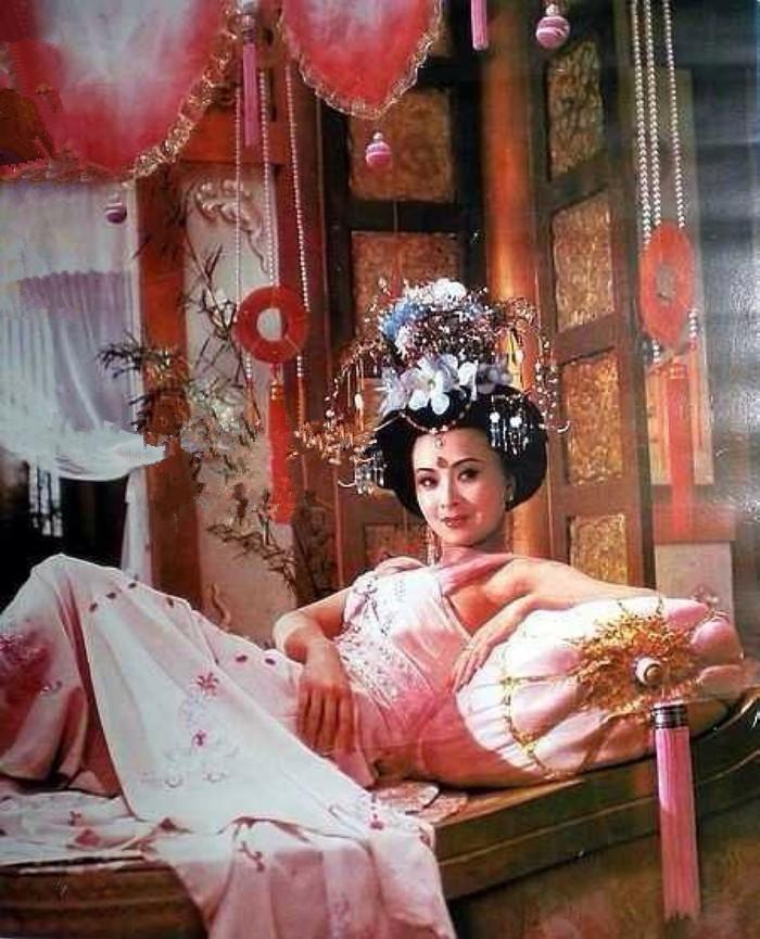 回顾陈烨巅峰时赴美留学嫁美国丈夫生二子如今她值得吗