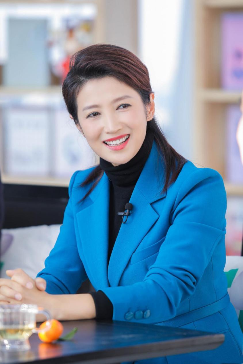 回顾春妮40岁二婚嫁刚强因丁克婆婆发愁41岁得子全家开心