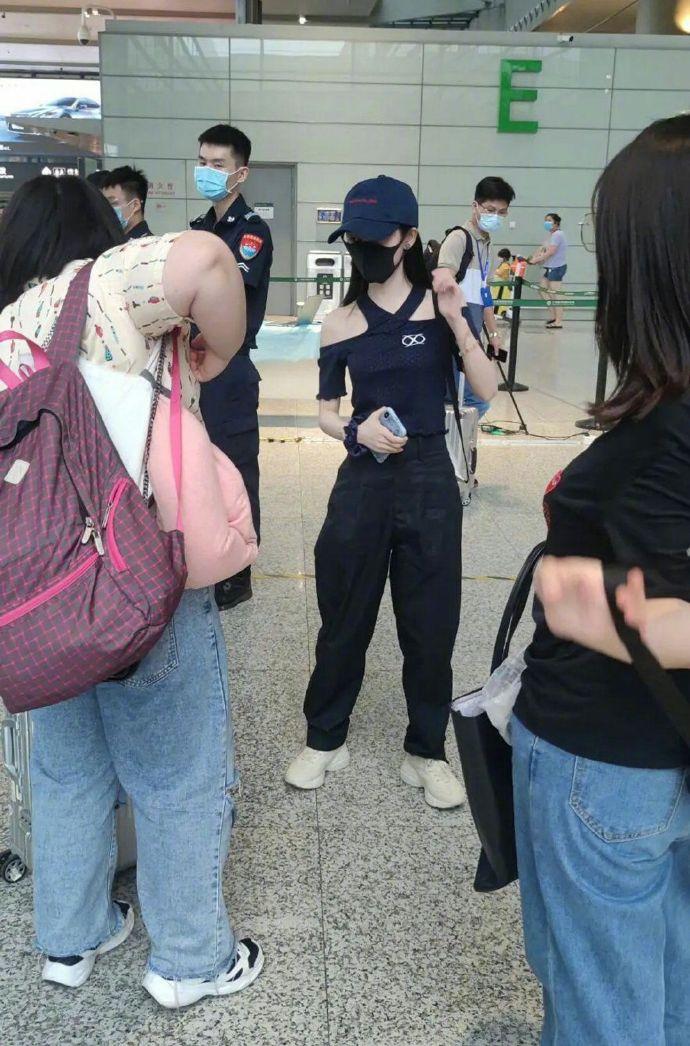 04鞠婧祎