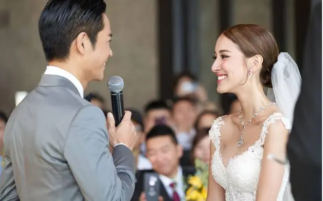 你想象不到,郑嘉颖竟然娶到小22岁港姐,女方身家高达十几亿