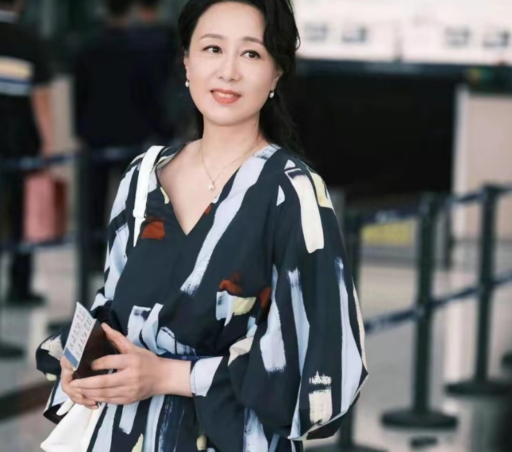 世界冠军江嘉良巅峰时退役娶百花影后为妻相爱数十年无绯闻