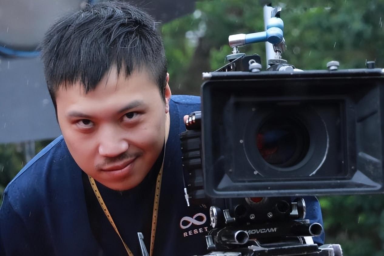 回顾他捧红靳东和王凯自己却在跑龙套王凯领奖当众下跪感恩