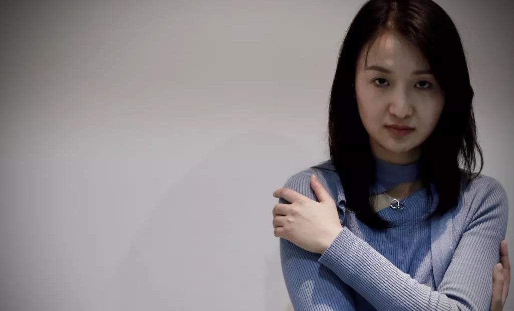 2018年重庆女网红恋上3婚男友一年后自曝被摔打连狗都不如