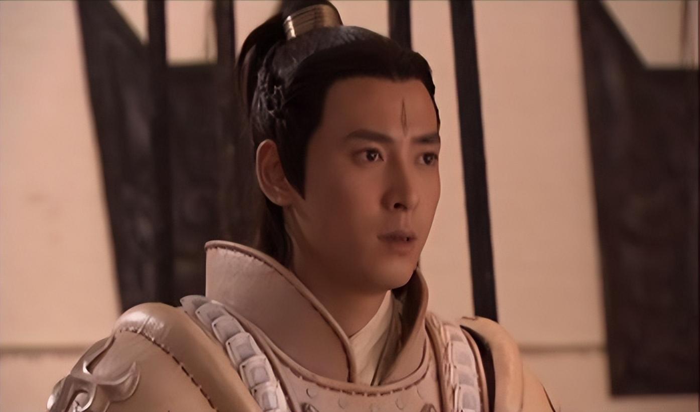 回顾韩栋搬砖工改行演戏靠颜值进圈靠努力成著名演员婚姻幸福