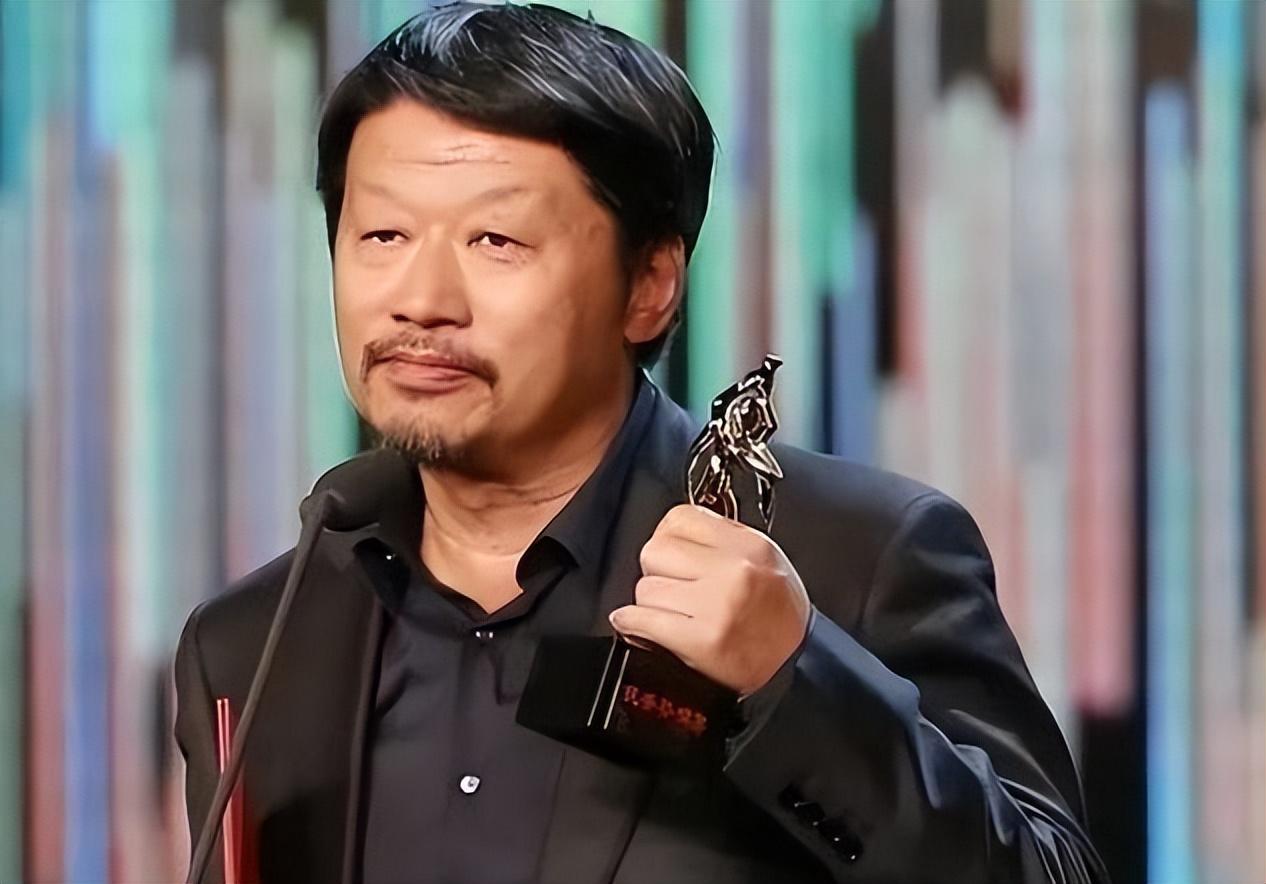 回顾他捧红靳东和王凯自己却在跑龙套王凯领奖当众下跪感恩