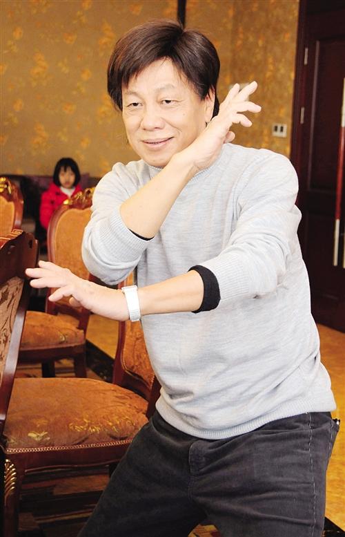 回顾成奎安从月薪60到一天50万娶两房妻子54岁患癌去世