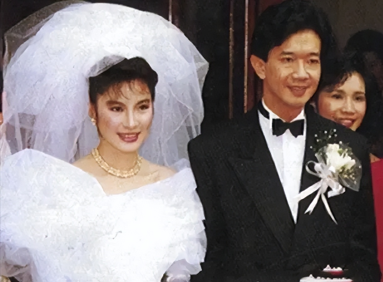 杨丽菁出名的武打女星因接打戏差点瘫痪后被凤凰男出轨