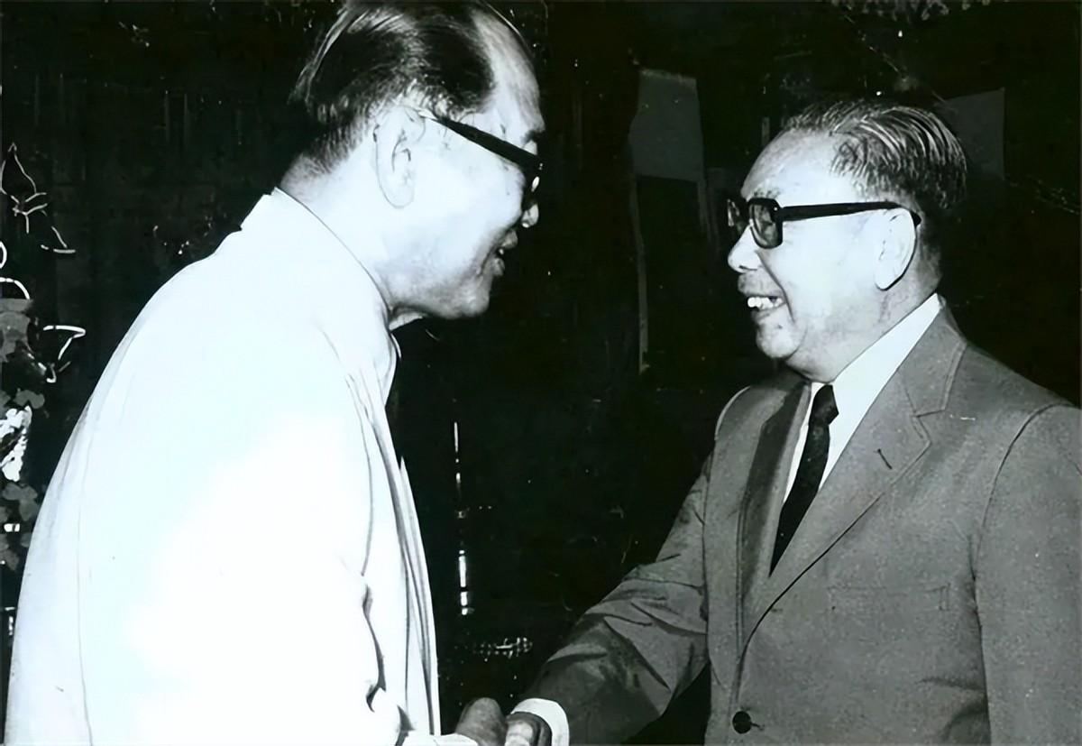 1988年蒋经国突然身亡明知死因蹊跷却无法查清真相让人遗憾