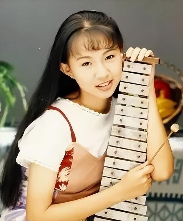 回顾甜歌王后卓依婷被传去世断送前程如今她还好吗