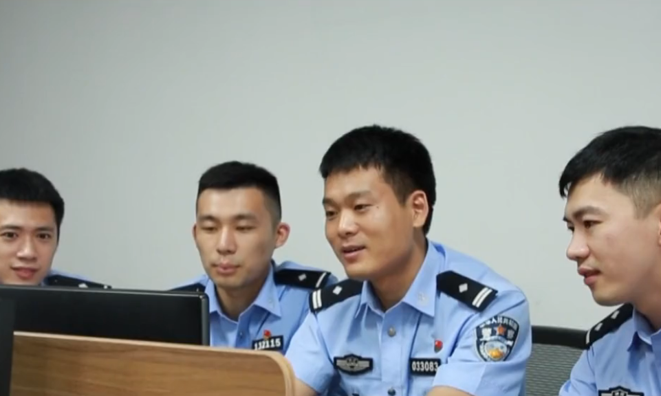 17年温州追风奶奶骑机车爆红两年后却被举报粉丝还我血汗钱