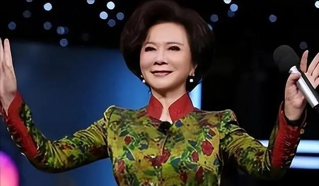 原来他就是蔡明儿子隐瞒37年不公开是蔡明的骄傲更是最大心病