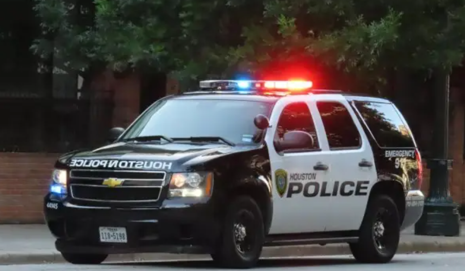 1986年11月,丹麦籍空姐海伦行程结束,与其他四名同事一起打出租车回家