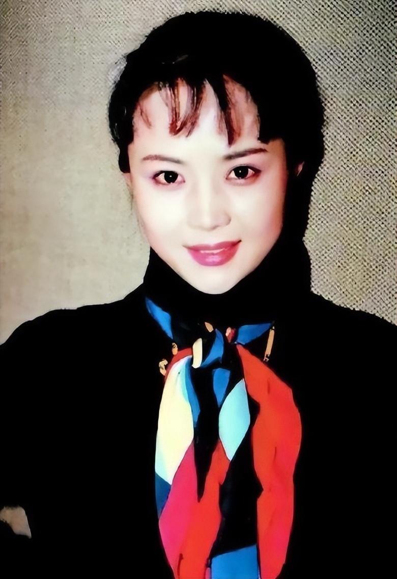 回顾茹萍一婚嫁画家二婚嫁刘之冰对继子视如己出活成人生赢家