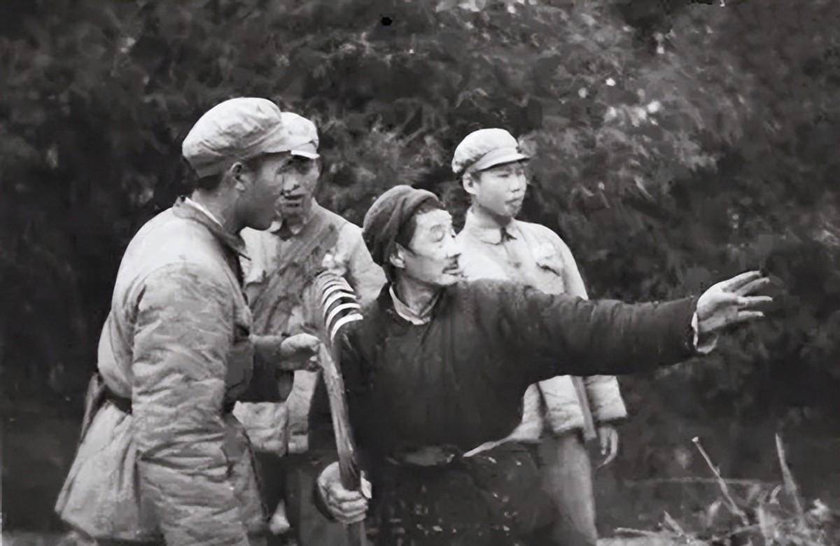 1950年一名土匪在万人大会上受刑却被解放军排长救下为何