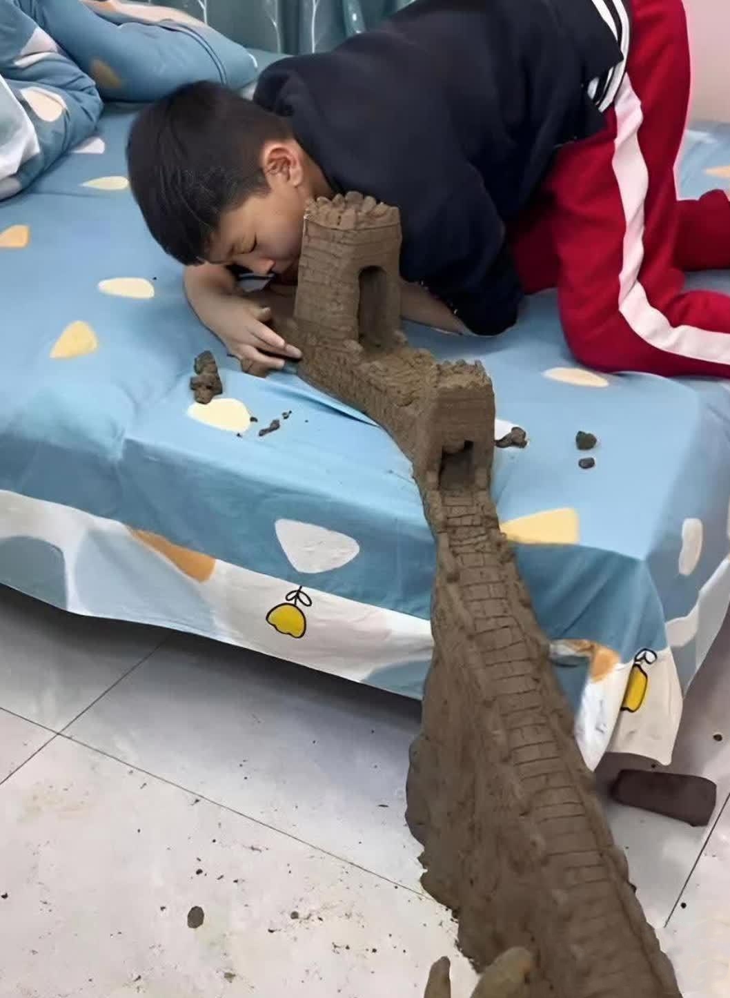 这样的熊孩子,我该如何教育呢?真是头大~#热点引擎计划