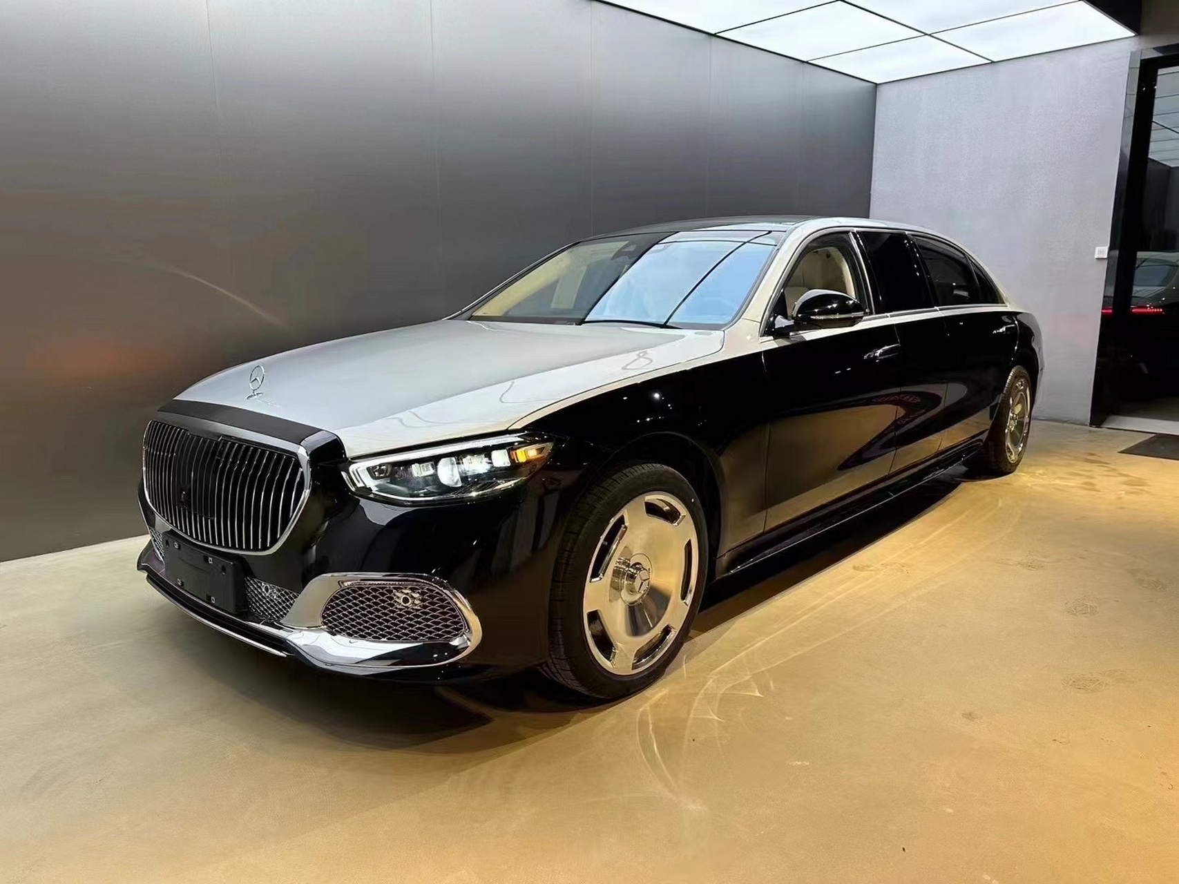 奔驰迈巴赫普尔曼s680