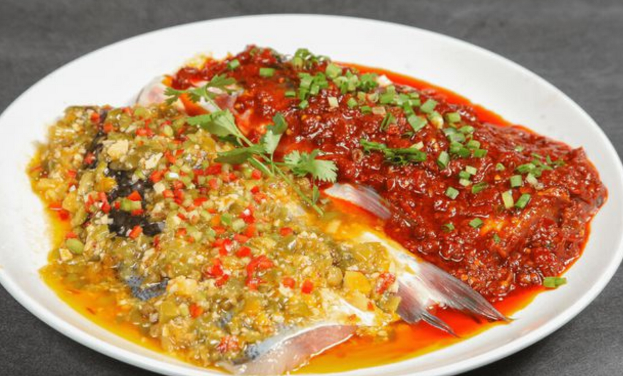 寻味主理人#  鄱湖胖鱼头是一道江西省九江市的特色传统名菜,属于