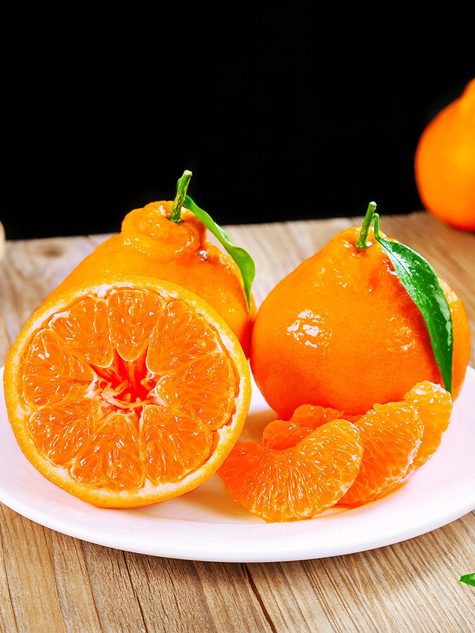 粑粑柑图片  粑粑柑,也被称为春见,是一种杂交柑种,原产于日本静冈县