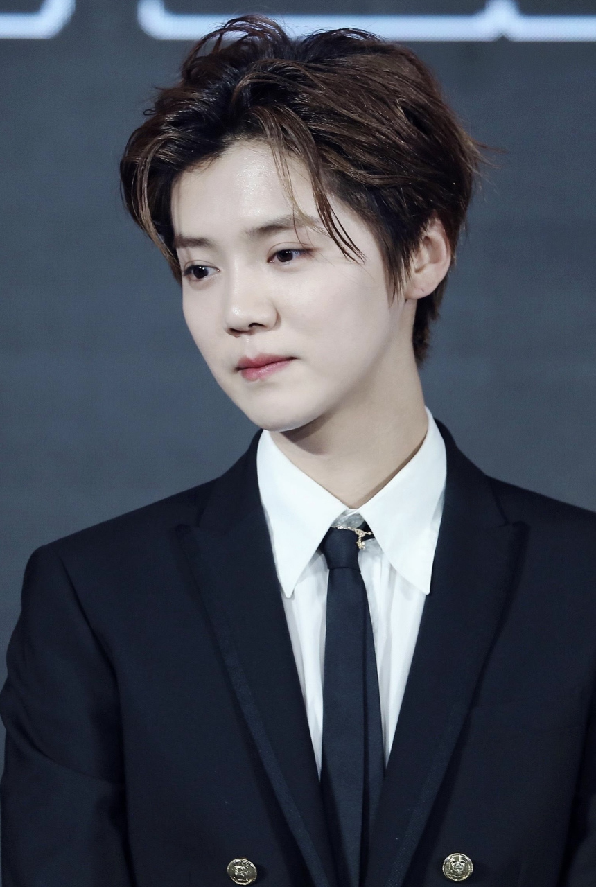 [比心][比心]"顶流"鹿晗近期出演搞笑综艺!《哈哈哈哈哈》正在热播!