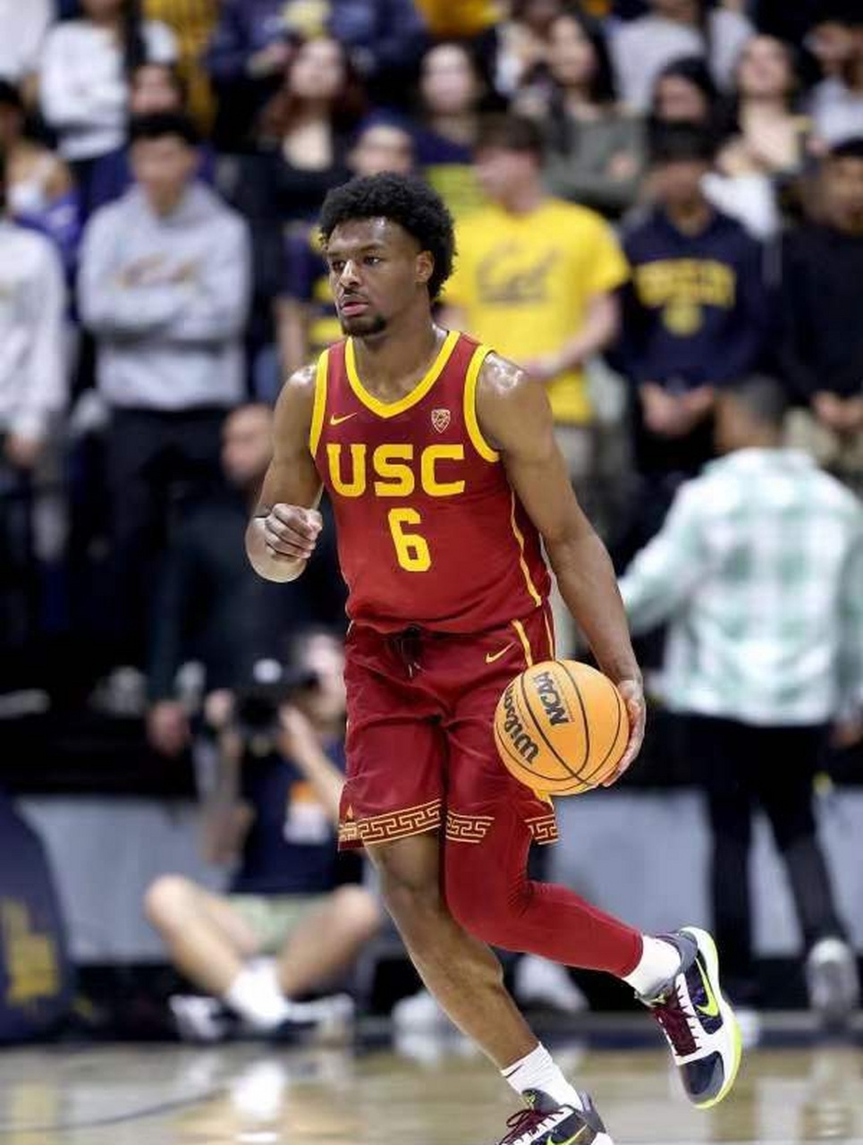 随着南加州大学在ncaa太平洋十二校季后赛的四分之一赛中失利,勒布朗