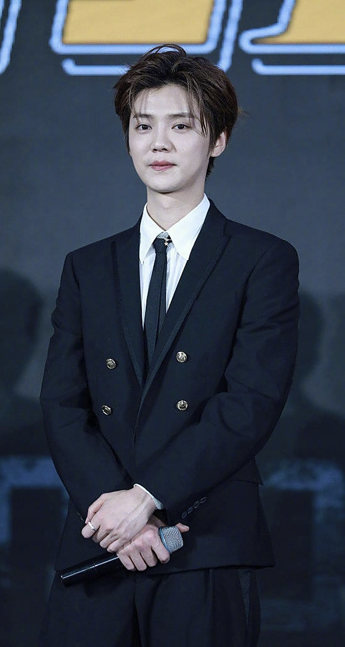 [比心][比心]"顶流"鹿晗近期出演搞笑综艺!《哈哈哈哈哈》正在热播!