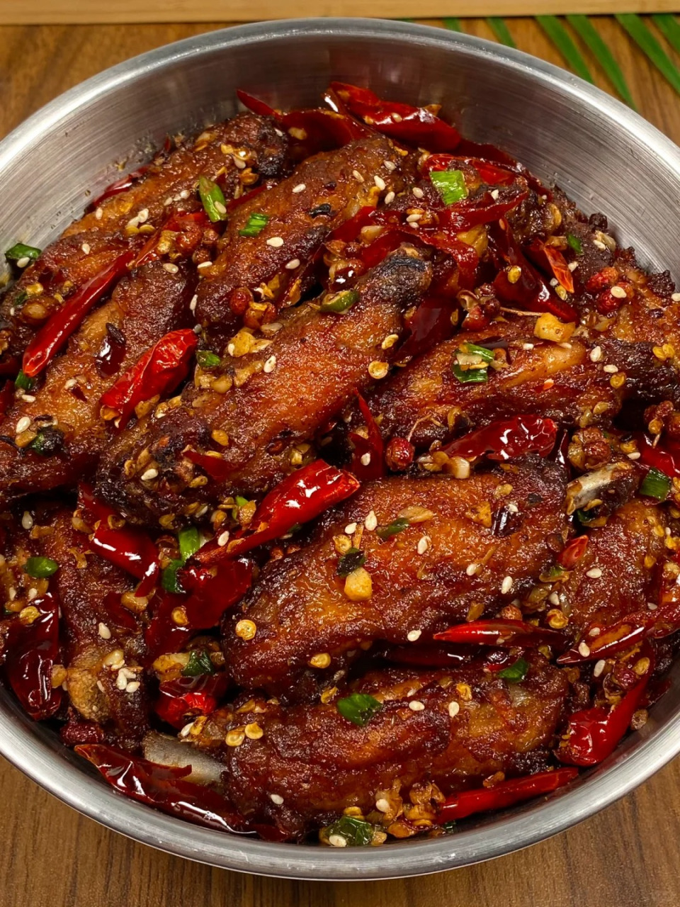 今天给大家分享一下麻辣鸡翅的神仙做法 02麻辣鸡翅,鲜香无敌!