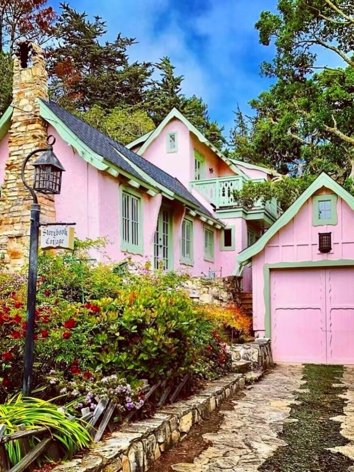 加州卡梅尔小镇 现实版的童话世界  今天我要和你们分享的是加州的