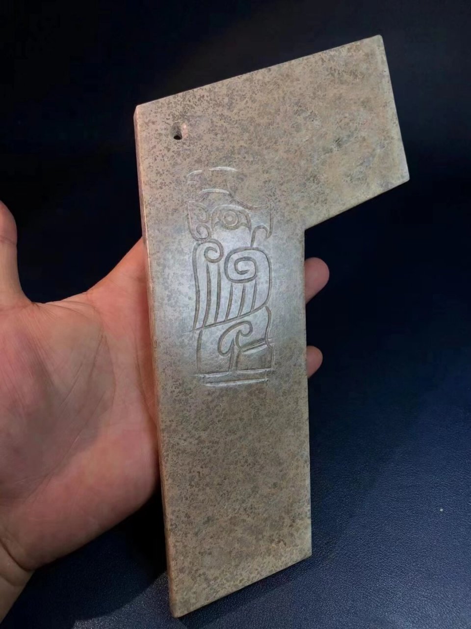 玉磬,这块蕴含了千年历史与文化的瑰宝,总是让人心生向往