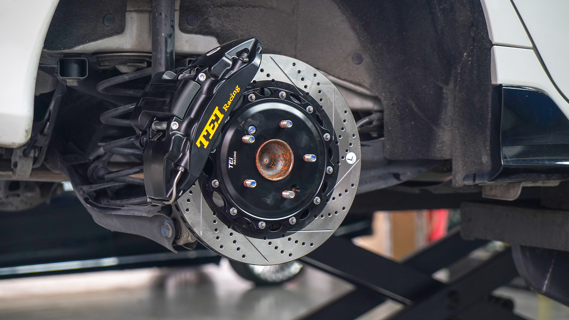 改装案例丨本田十代思域升级p4-explore机电一体四活塞卡钳套件