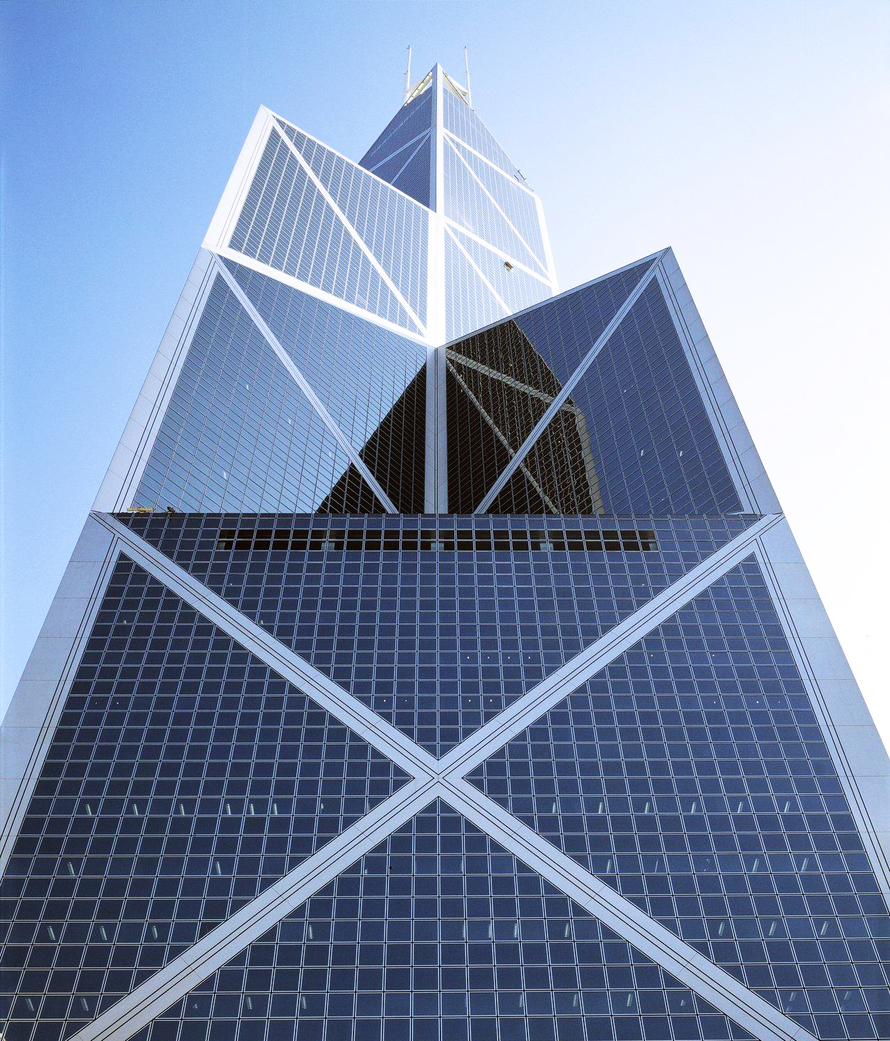 中银大厦:奇妙的"百变魔尺"