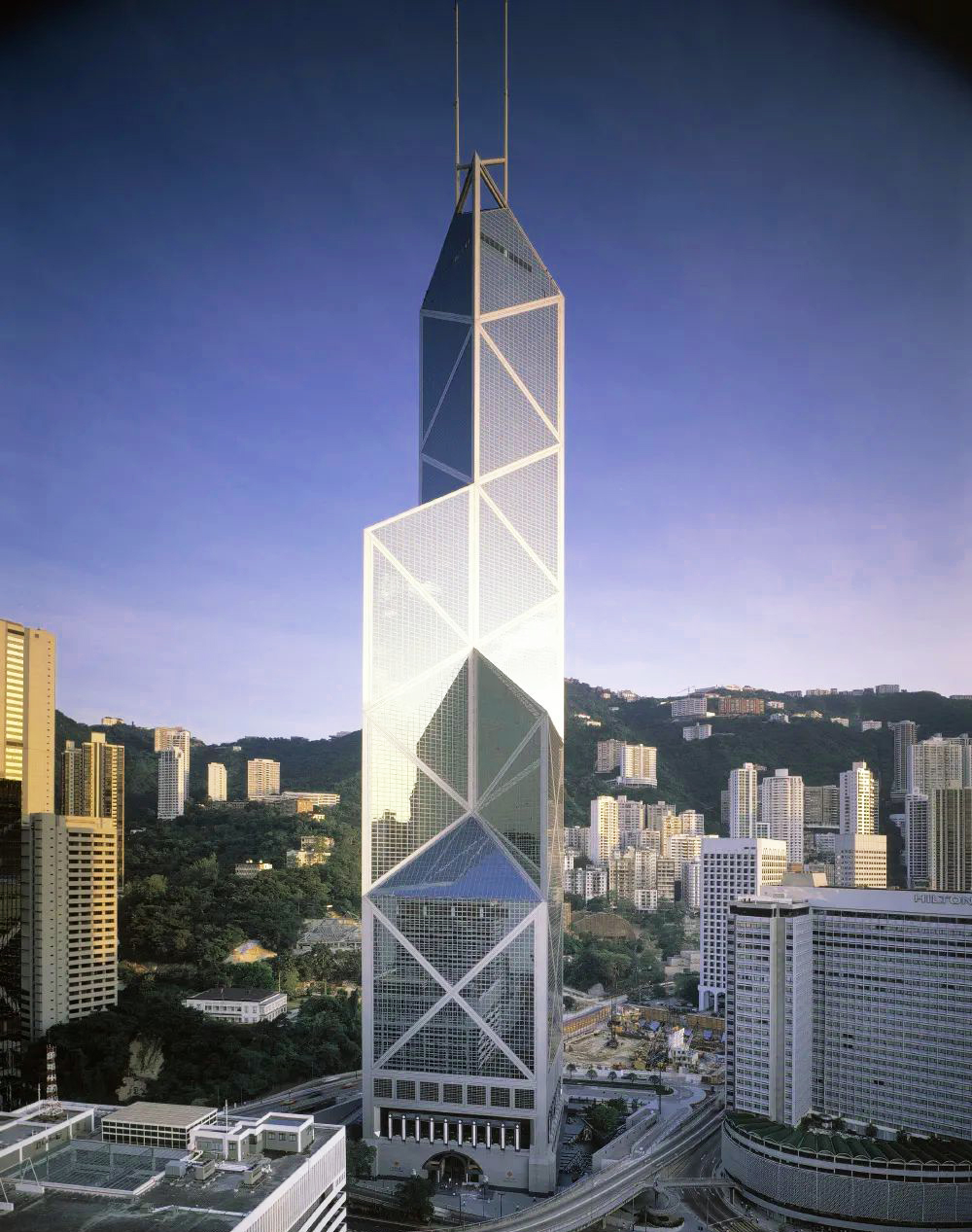 中银大厦:奇妙的"百变魔尺"