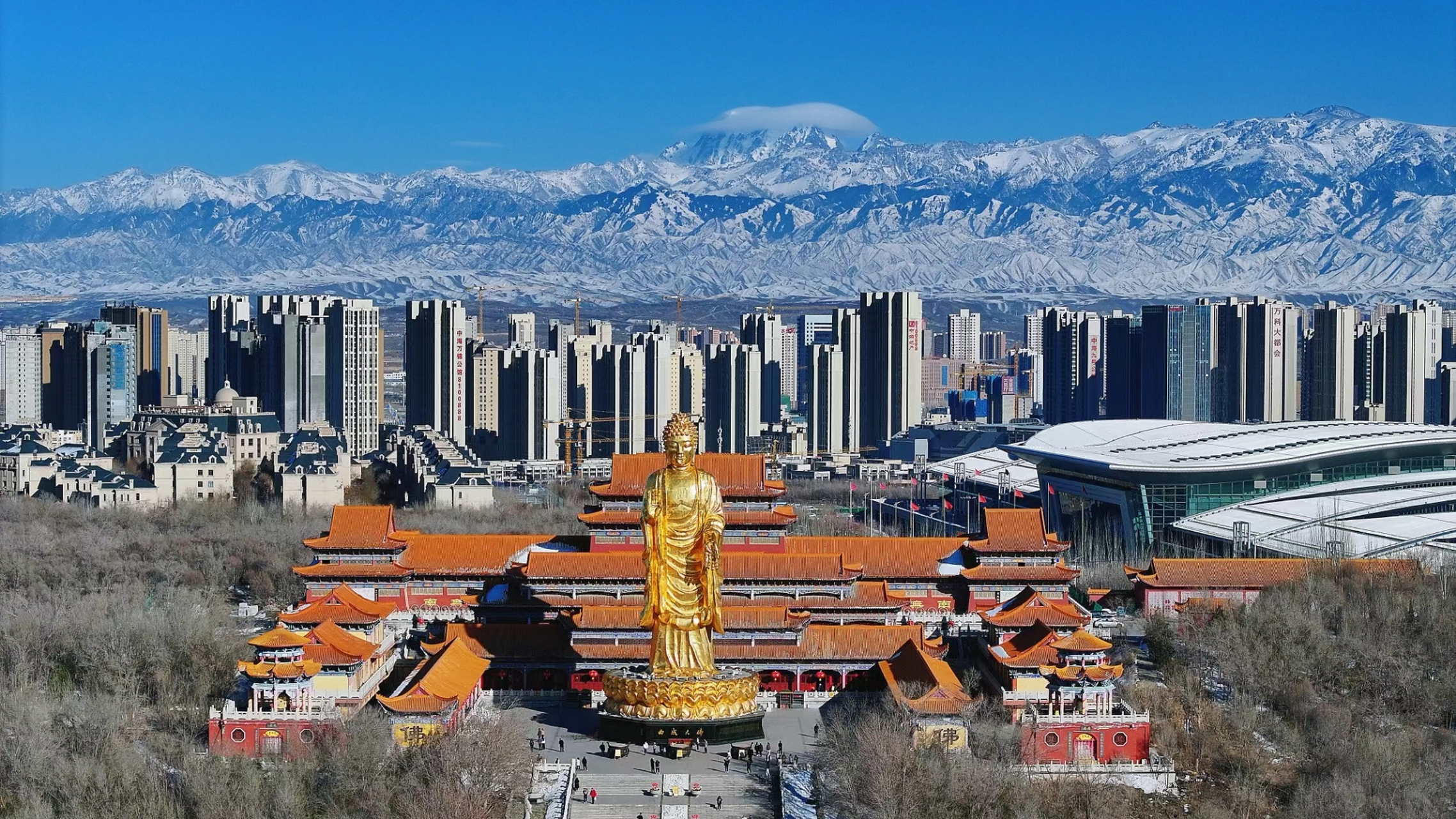 我为家乡文旅代言# 3月的乌鲁木齐市城区主要标志性建筑景色依旧坠圹