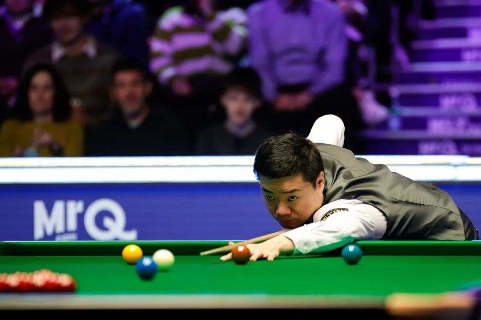 才华横溢的神秘天才:揭秘中国台球史上的第一位世界冠军