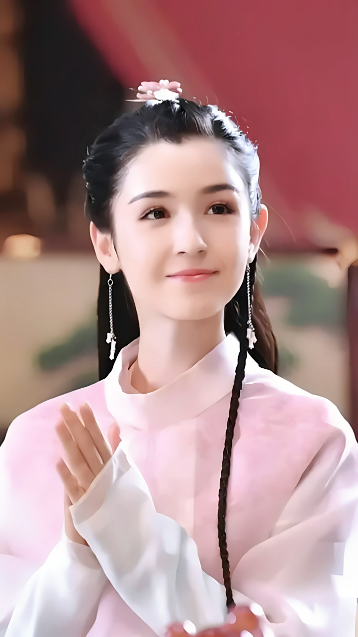 哈尼克孜,如同璀璨的星辰,在荧屏上熠熠生辉