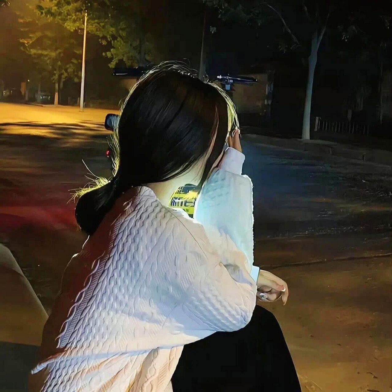 生活一半醒一半醉,一半倔