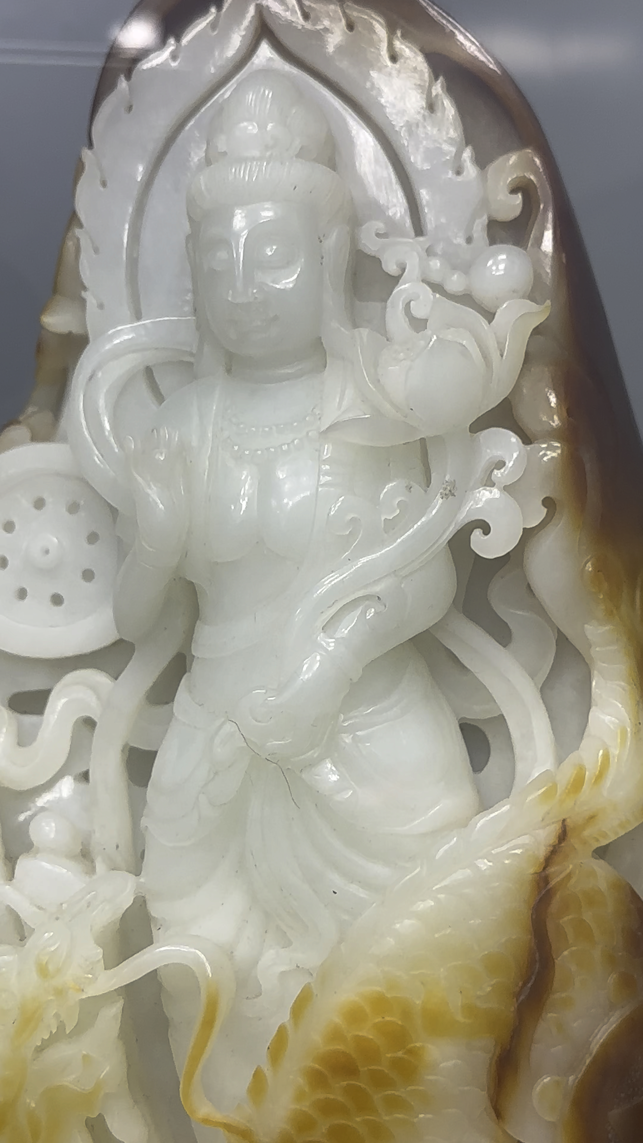 和田玉玉龙观音,料白肉细,精美摆件