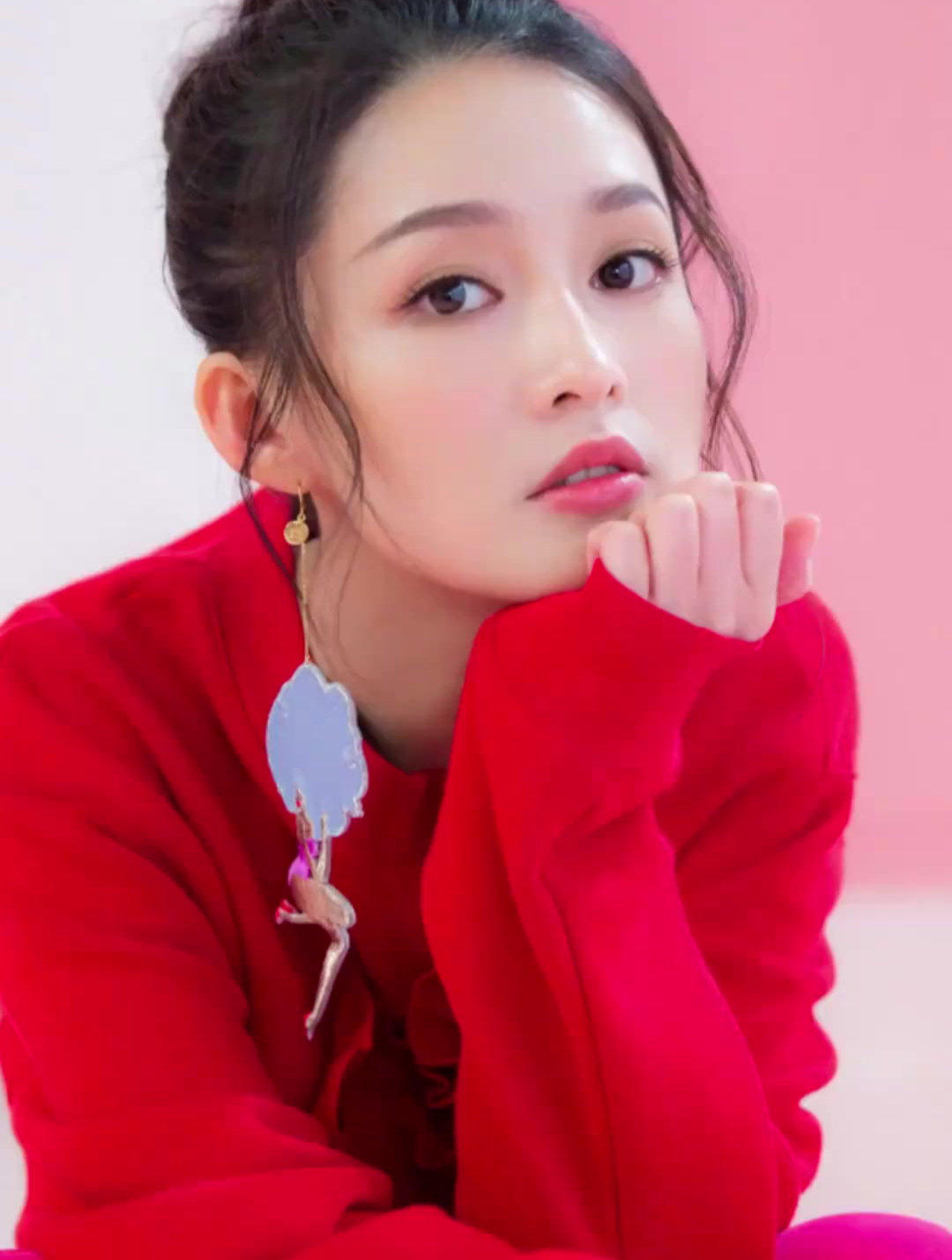 "鸡腿姑娘"李沁,小巧精致的脸蛋,灵动轻盈的身姿,魅力四射