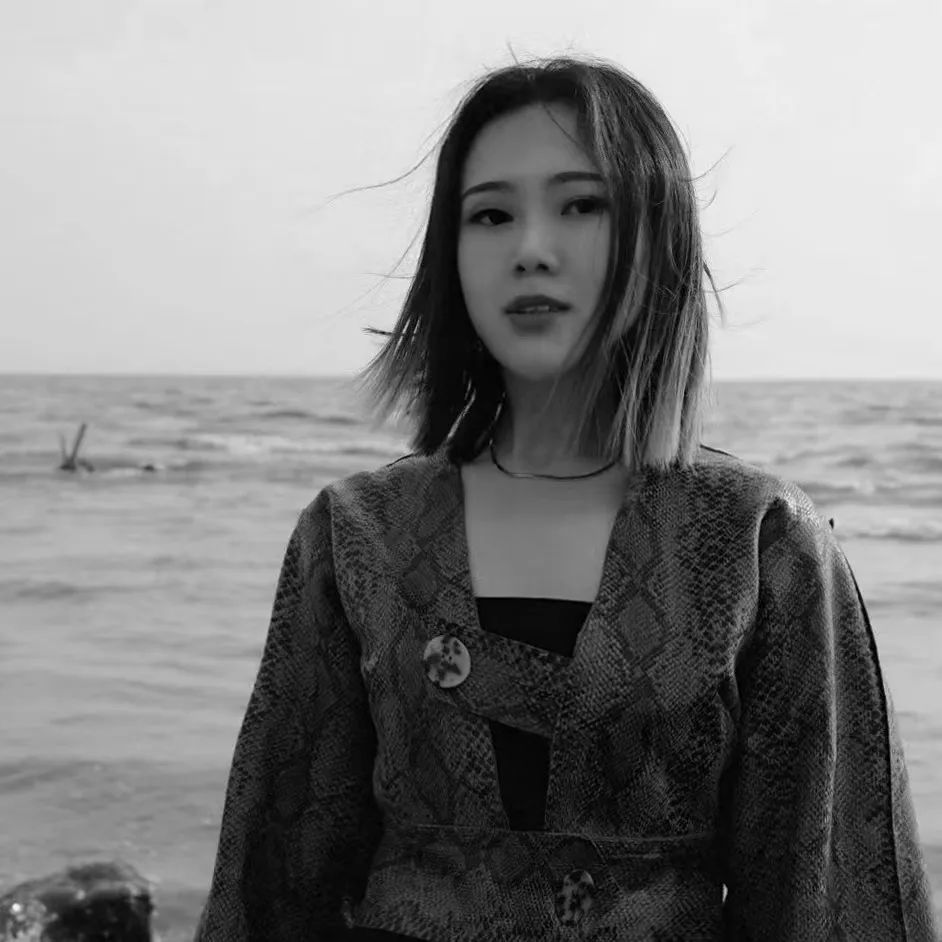 李姝娴1997年生于山东枣庄本科毕业于北京服装学院云南大学2022届硕士